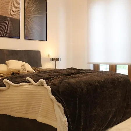 Comfy Living! Renovated 2 At Ambra Apartments-lift-secure Parking-great Area! Apartament *